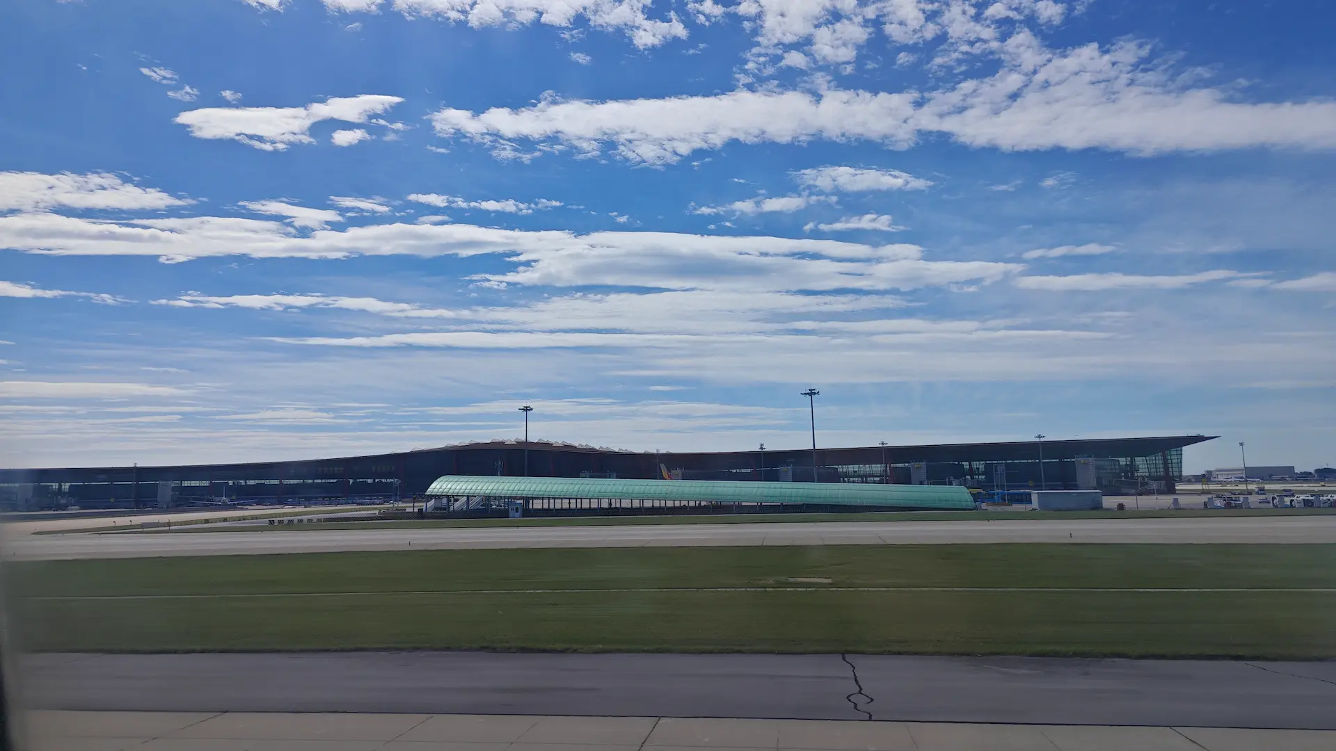 天气超级好的大兴国际机场